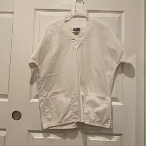 Small White Cherokee Scrub Top